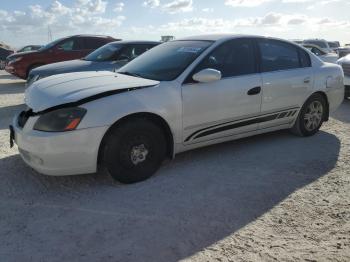  Salvage Nissan Altima