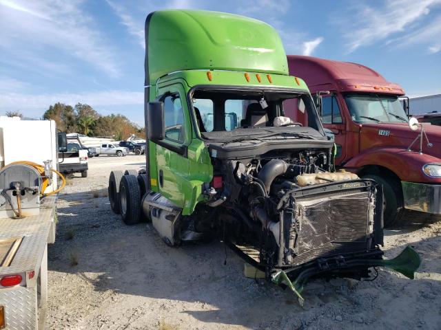  Salvage Freightliner Cascadia 1