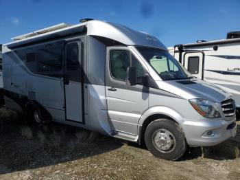  Salvage Mercedes-Benz Sprinter