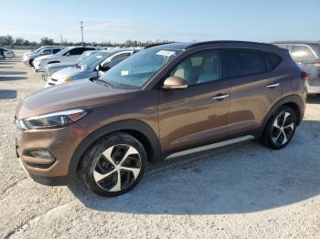  Salvage Hyundai TUCSON