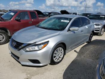  Salvage Nissan Altima