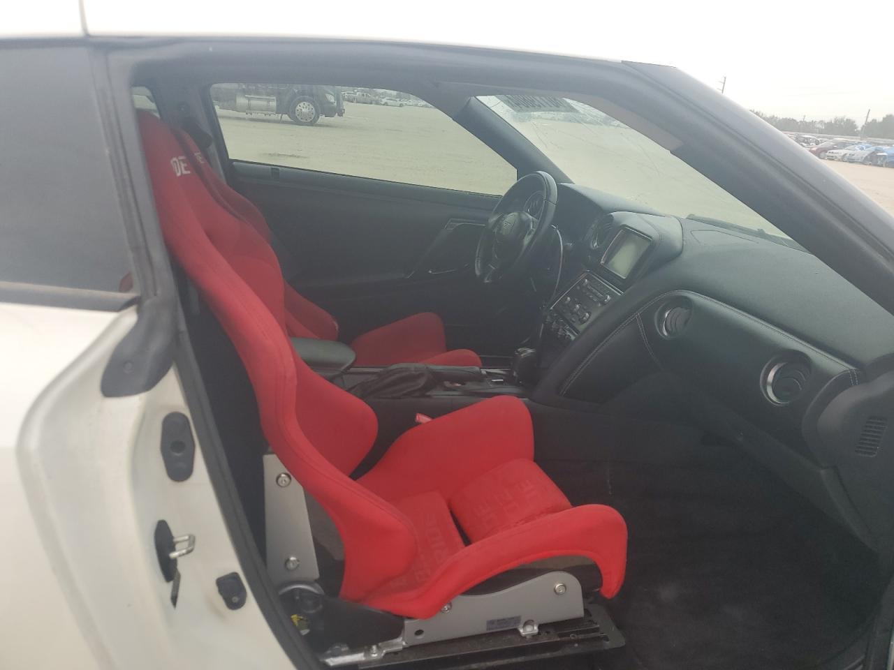 Nissan Gtr Premium Image 10