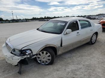  Salvage Lincoln Towncar