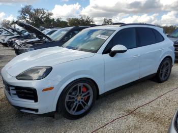  Salvage Porsche Cayenne