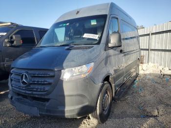  Salvage Mercedes-Benz Sprinter