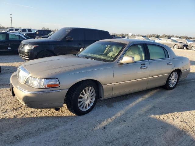  Salvage Lincoln Towncar