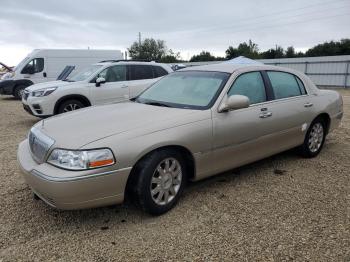  Salvage Lincoln Towncar