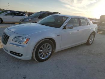  Salvage Chrysler 300