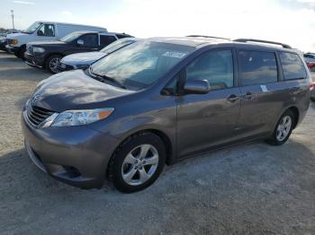  Salvage Toyota Sienna