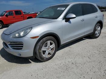  Salvage Porsche Cayenne