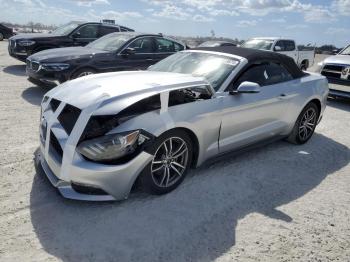  Salvage Ford Mustang