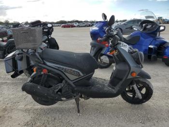  Salvage Yamaha Scooter