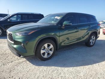  Salvage Toyota Highlander