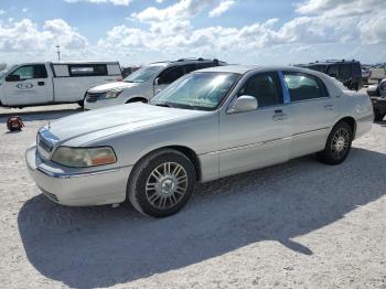  Salvage Lincoln Towncar