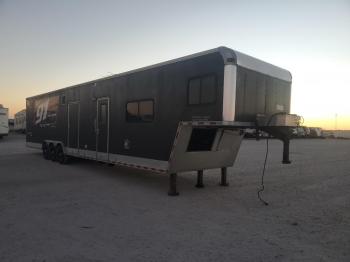  Salvage Vint Trailer