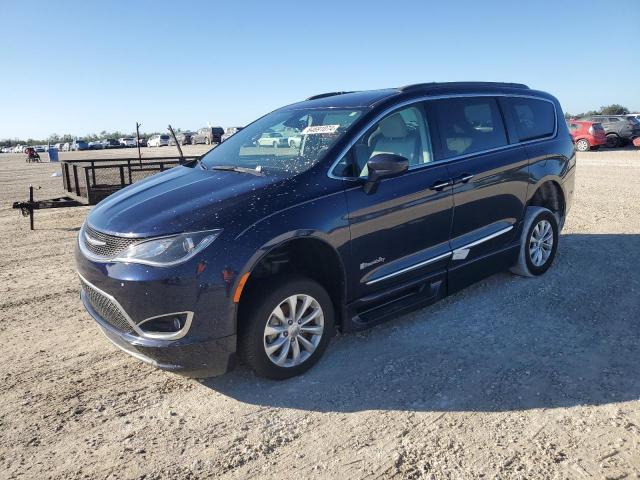  Salvage Chrysler Pacifica