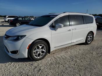  Salvage Chrysler Pacifica