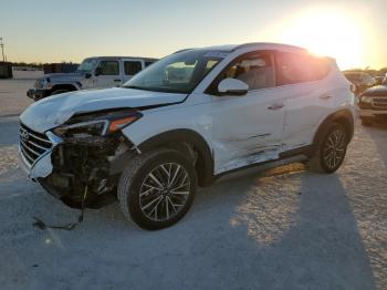  Salvage Hyundai TUCSON