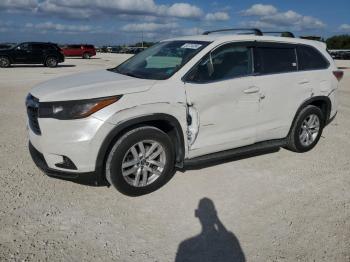  Salvage Toyota Highlander