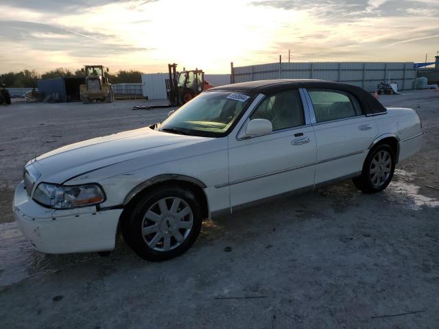  Salvage Lincoln Towncar