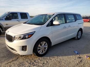  Salvage Kia Sedona