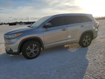  Salvage Toyota Highlander