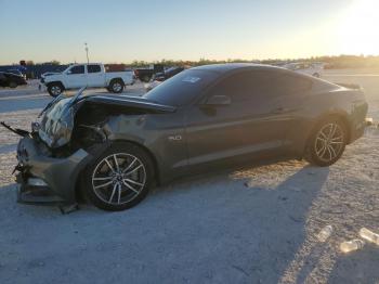  Salvage Ford Mustang