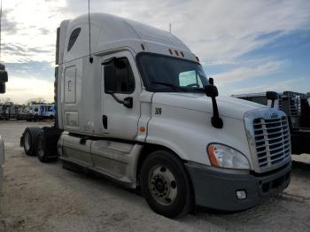  Salvage Freightliner Cascadia 1