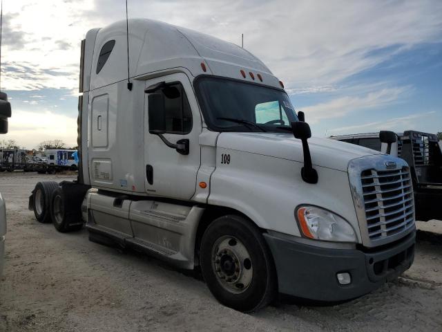  Salvage Freightliner Cascadia 1