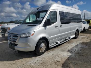  Salvage Mercedes-Benz Sprinter