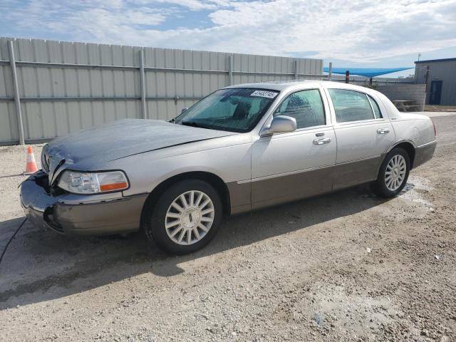  Salvage Lincoln Towncar