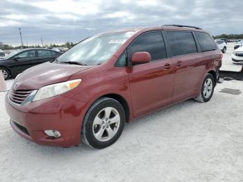  Salvage Toyota Sienna