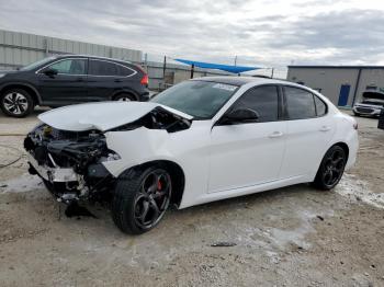  Salvage Alfa Romeo Giulia