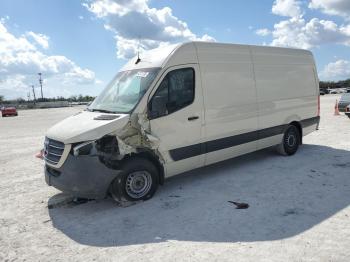  Salvage Mercedes-Benz Sprinter