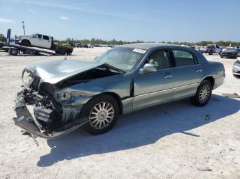  Salvage Lincoln Towncar