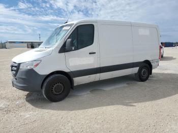  Salvage Mercedes-Benz Sprinter