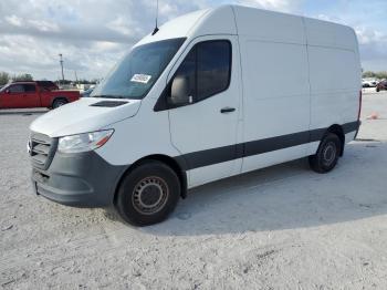  Salvage Mercedes-Benz Sprinter