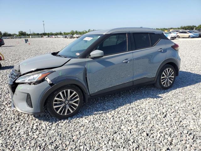  Salvage Nissan Kicks