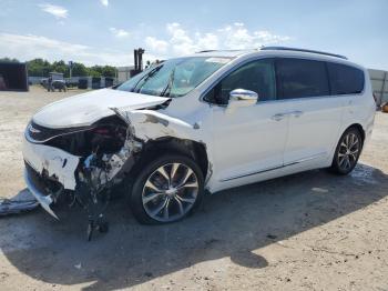  Salvage Chrysler Pacifica