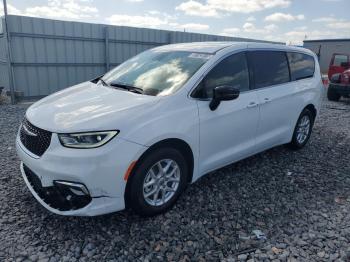  Salvage Chrysler Pacifica