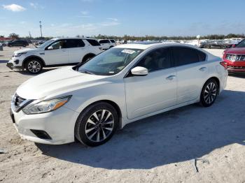  Salvage Nissan Altima