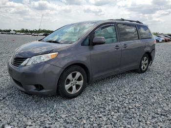  Salvage Toyota Sienna