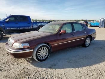  Salvage Lincoln Towncar