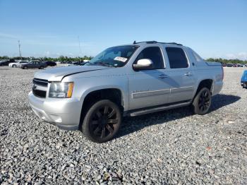  Salvage Chevrolet Avalanche