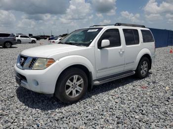  Salvage Nissan Pathfinder