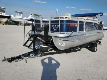  Salvage Bennington Marine Boat