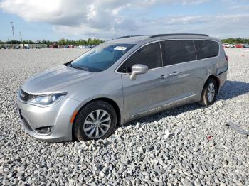  Salvage Chrysler Pacifica