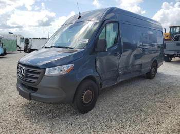  Salvage Mercedes-Benz Sprinter