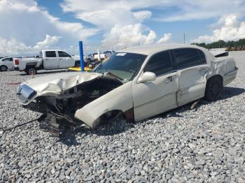  Salvage Lincoln Towncar