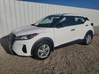 Salvage Nissan Kicks